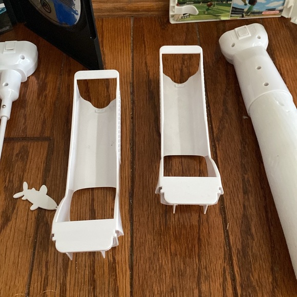 Wii Sports and Games Bundle - White - Picture 7 of 8